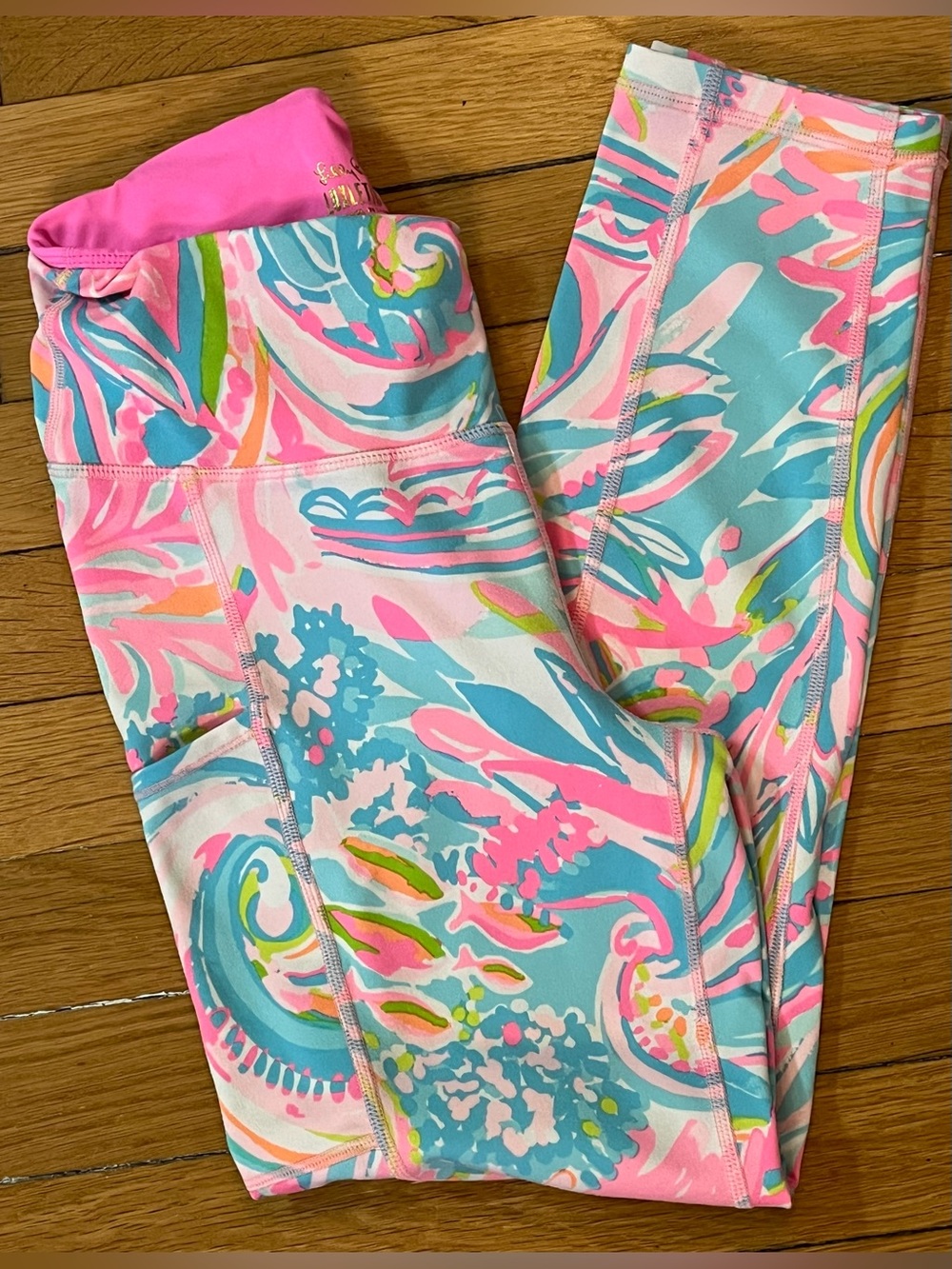 LilyPulitzer girls Pink & Aqua Printed Athletic Leggings Size Small